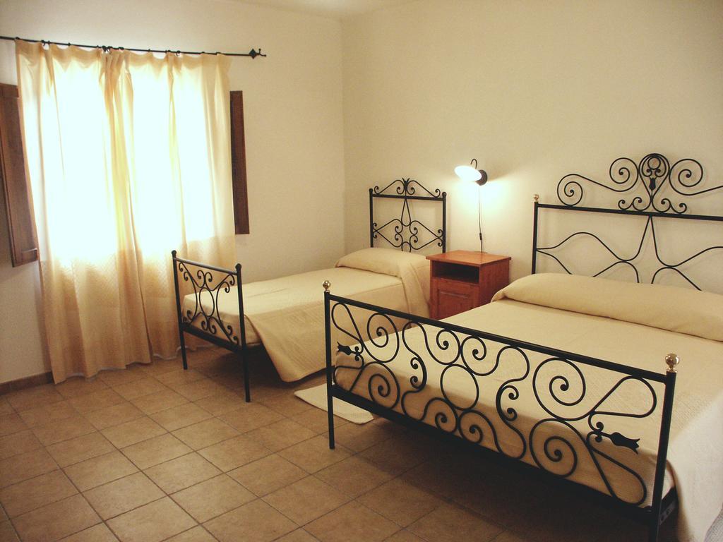 Hotel Su Baione Abbasanta Extérieur photo