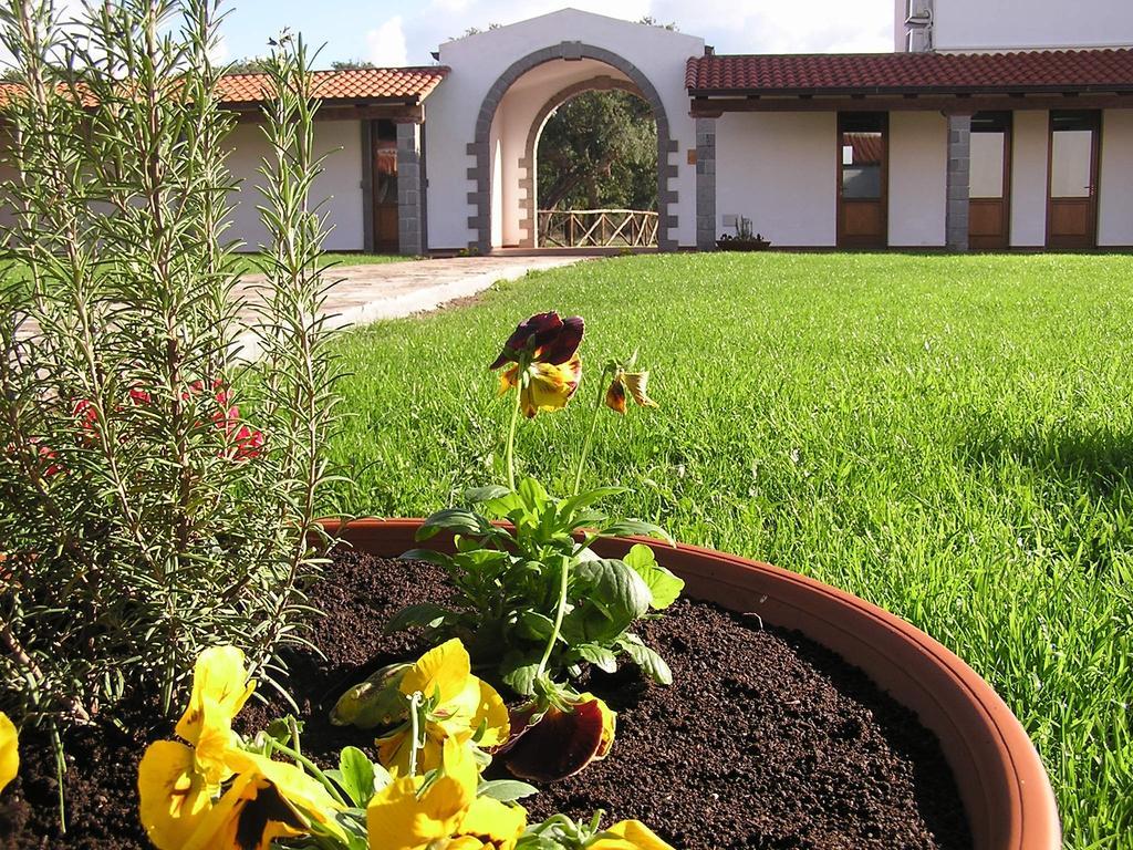 Hotel Su Baione Abbasanta Extérieur photo