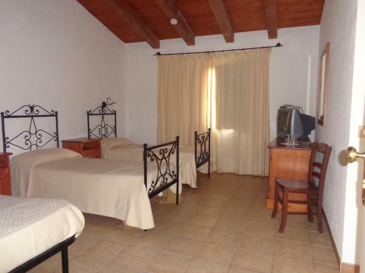 Hotel Su Baione Abbasanta Extérieur photo